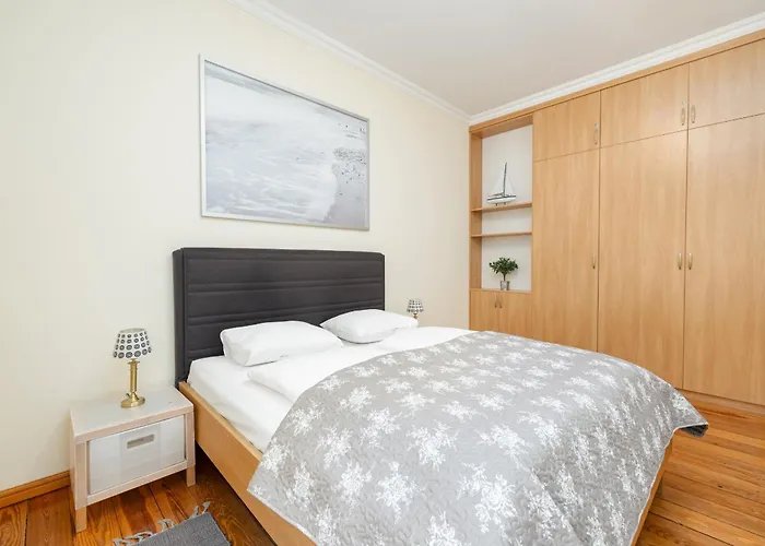 Charming Apartment Located Near The Promenade In Swinoujscie By Noclegi Renters