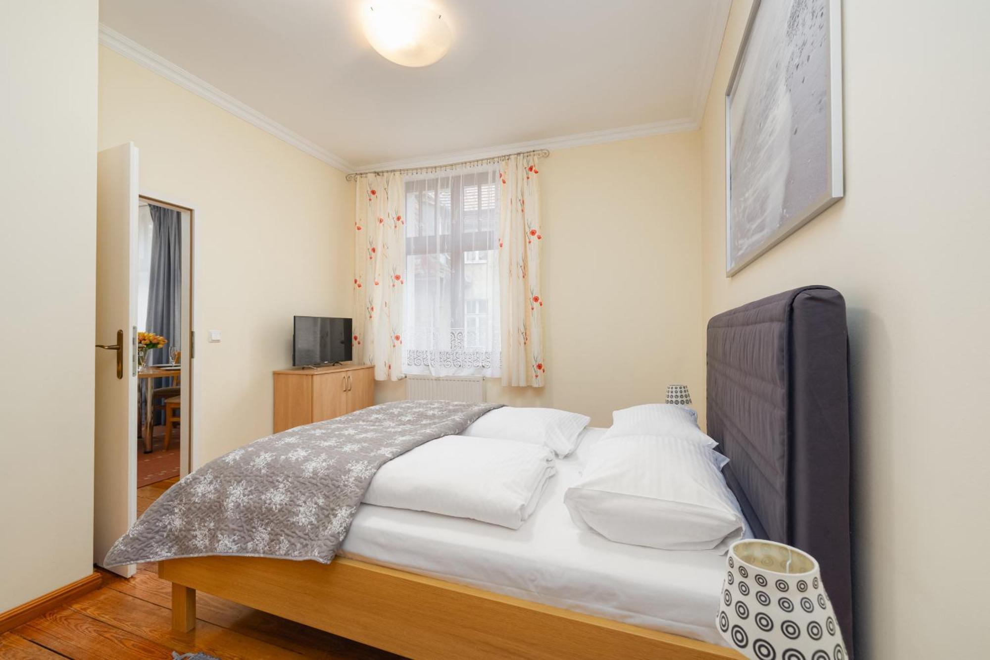 Apartment Charming Located Near The Promenade In By Renters Swinoujscie