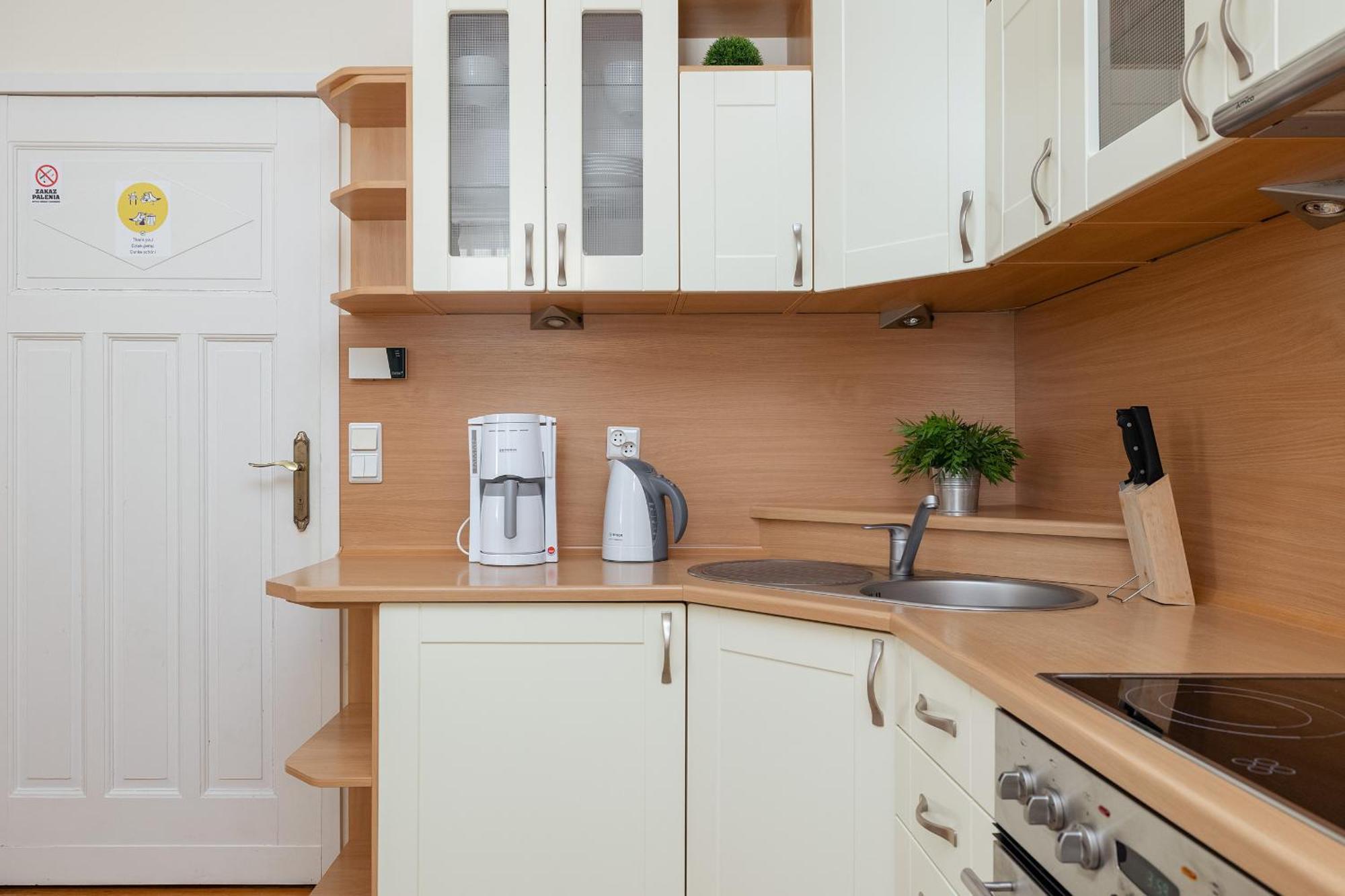 Charming Located Near The Promenade In By Renters