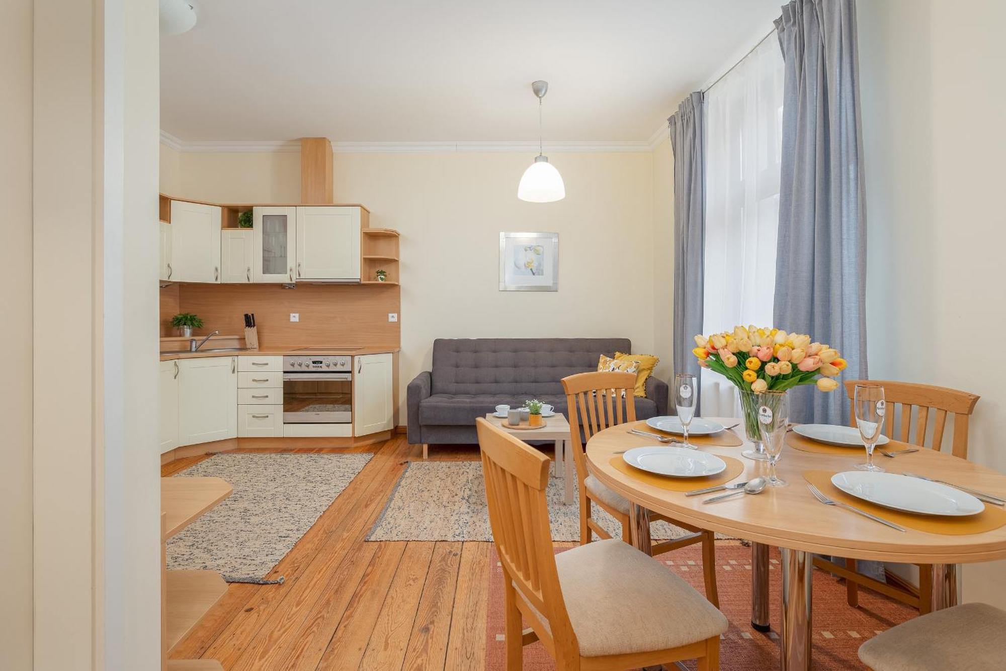 Apartment Charming Located Near The Promenade In By Renters *