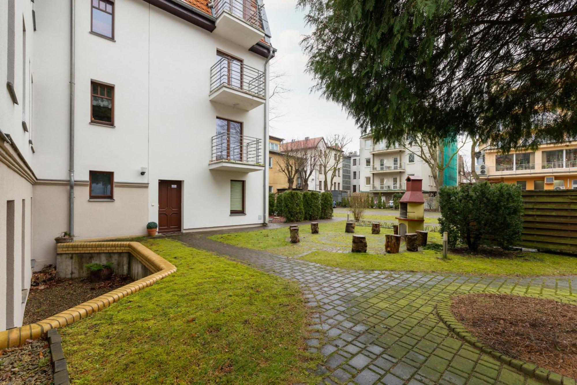 Apartment Charming Located Near The Promenade In By Renters Swinoujscie